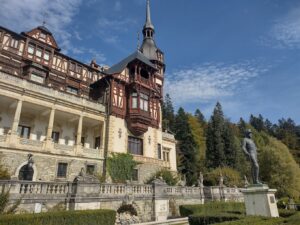 Містична Румунія: замок Дракули та Венздей